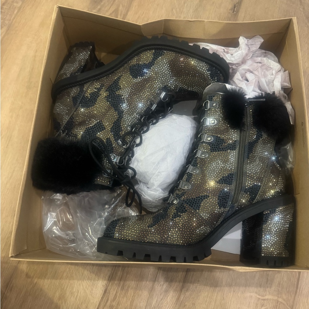 Jessica Simpson Deliah rhinestone camouflage ankle boots/black faux fur trim.